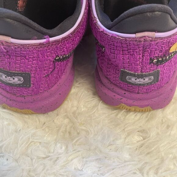 Nike LeBron 20 GS 'Young Heirs' FD0207-500 vivid purple kids sneakers SZ5Y - Picture 12 of 13